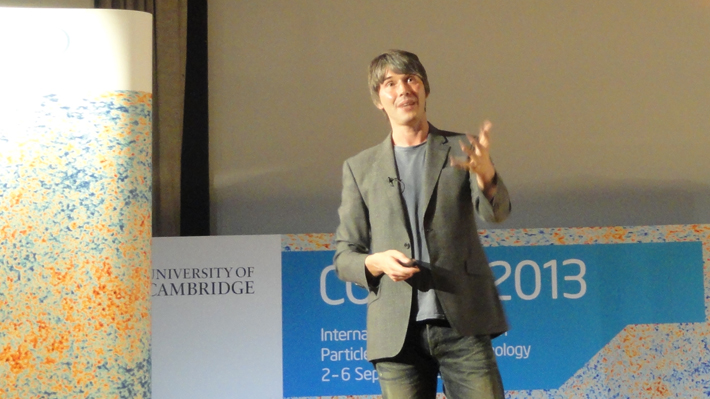 Brian Cox speaks at the COSMO 2013 Public Symposium.