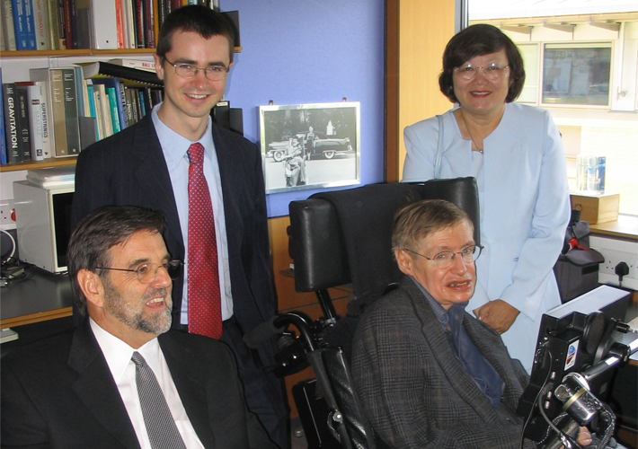 Dennis Avery, Julian Revie, Stephen Hawking and Sally Wong-Avery in 2005